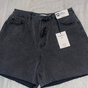 GLASSONS Super High Rise 80’s Mom Shorts *NWT